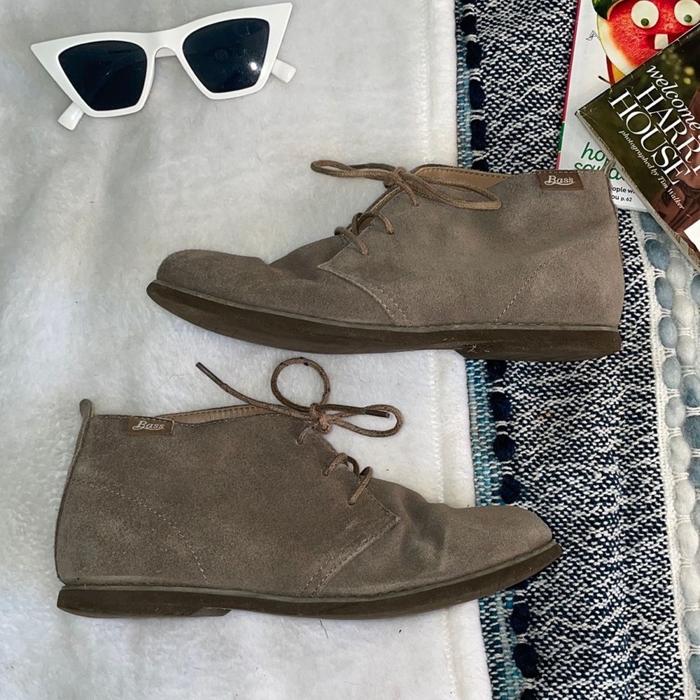 Bass Elyse Suede Chukka Boot- size 7.5